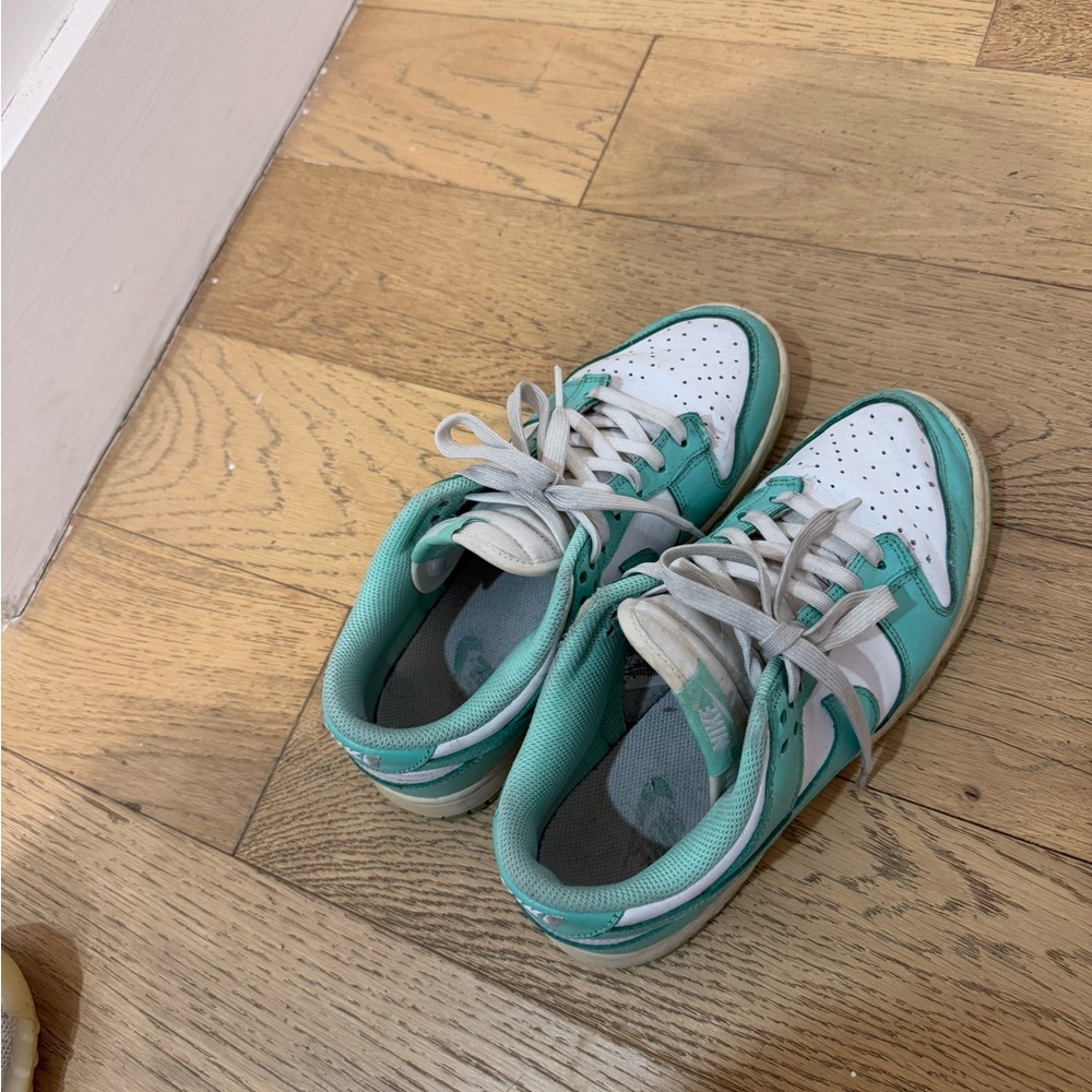 Nike Dunk Low in green